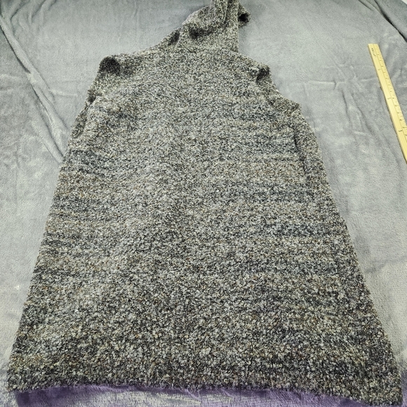 Tahari vest with hood, 33 inches long - Picture 9 of 9